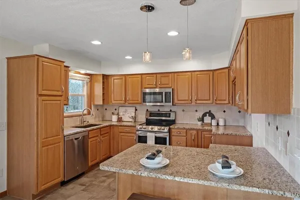 $434,950 | 9007 Dry Dock Drive, Liberty, MO 64068