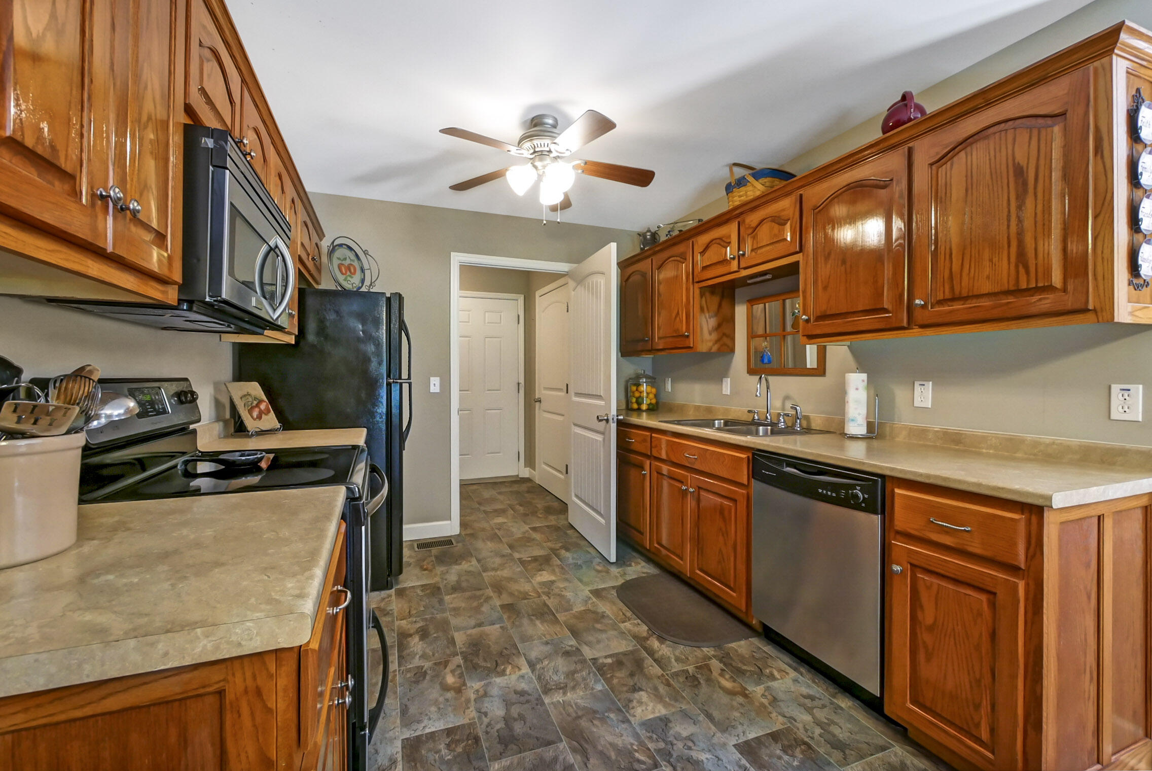3810 Kellys Ferry Road Chattanooga, TN 37419 - Photo 4 of 31 3-P1720080_1_2_3_4