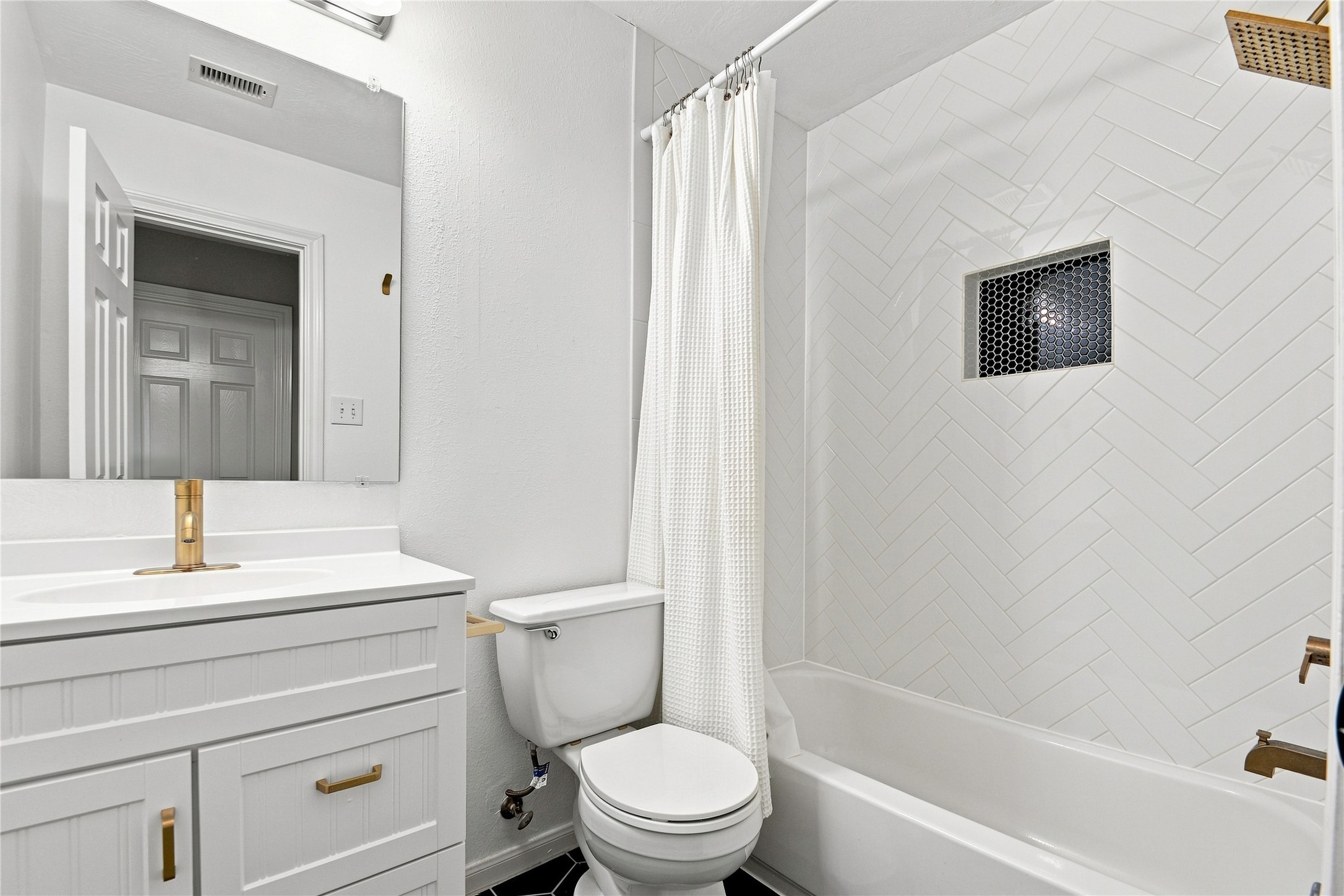 1421 Ruthven Street Houston, TX 77019 - Photo 19 of 36 Gallery Image 19