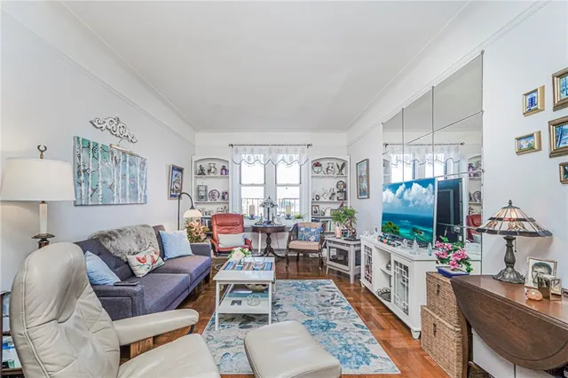 $378,800 | 760 67th Street, Unit 6J | Dyker Heights