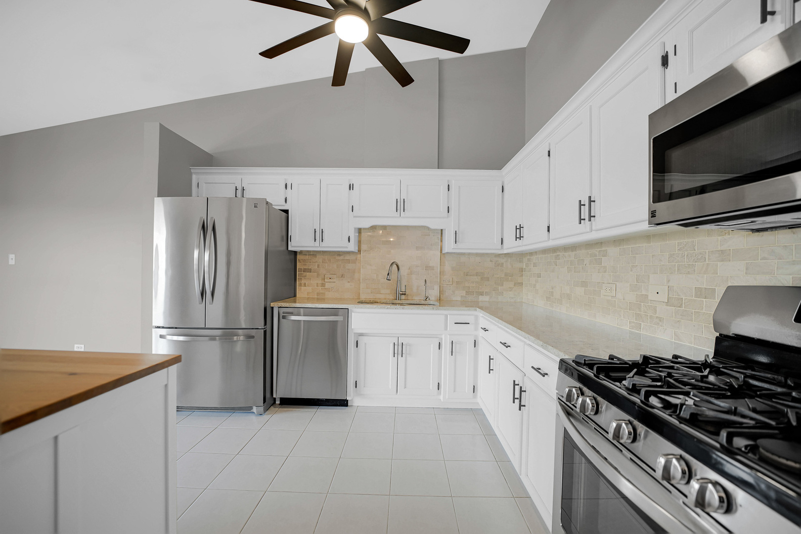 6264 South Gullikson Road, Unit 4A Chicago, IL 60638 - Photo 12 of 24
