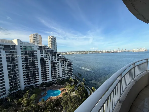 $3,200 | 770 Claughton Island Drive, Unit 2107, Miami, FL 33131