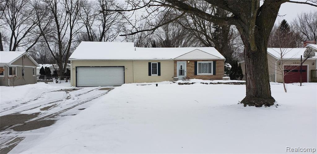 4450 Crosby Road Flint, MI 48506 - Photo 1 of 28