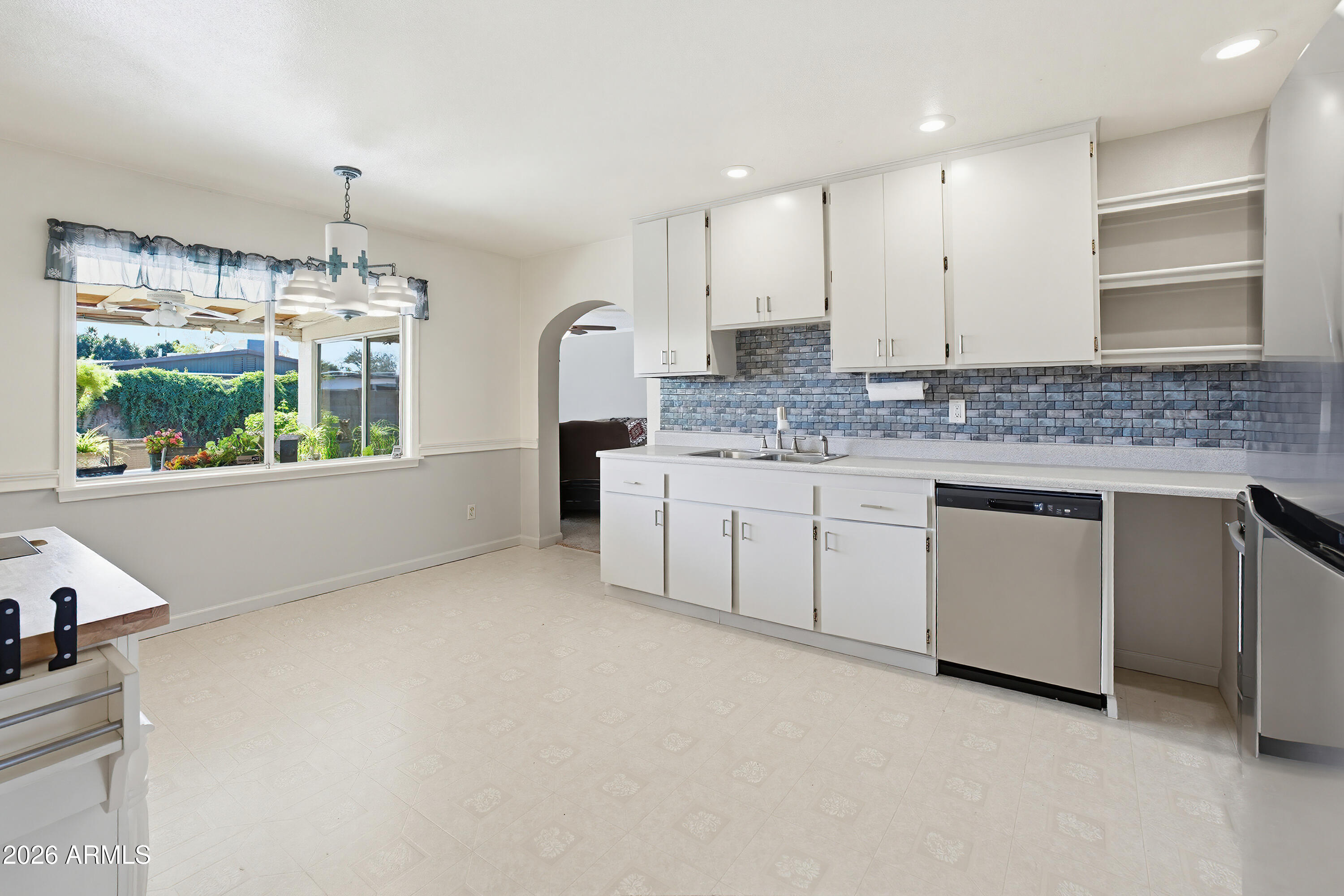 3221 West Greenway Road Phoenix, AZ 85053 - Photo 16 of 45 3321 W Greenway Rd-13