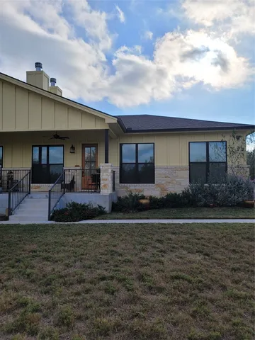 $2,100 | 1248 Lakeshore Drive, Unit B, Spicewood, TX 78669