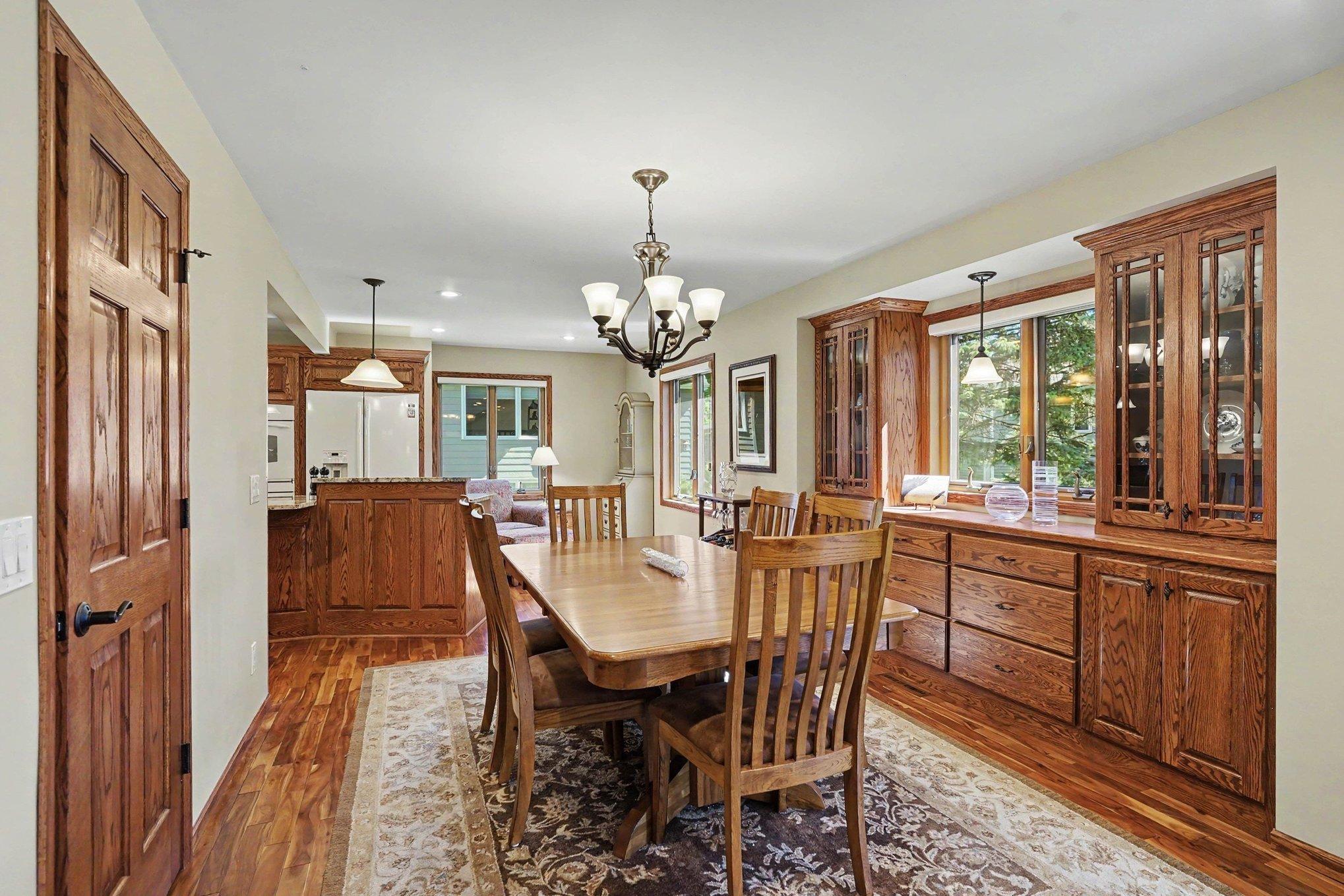 7016 Beacon Circle Eden Prairie, MN 55346 - Photo 6 of 34