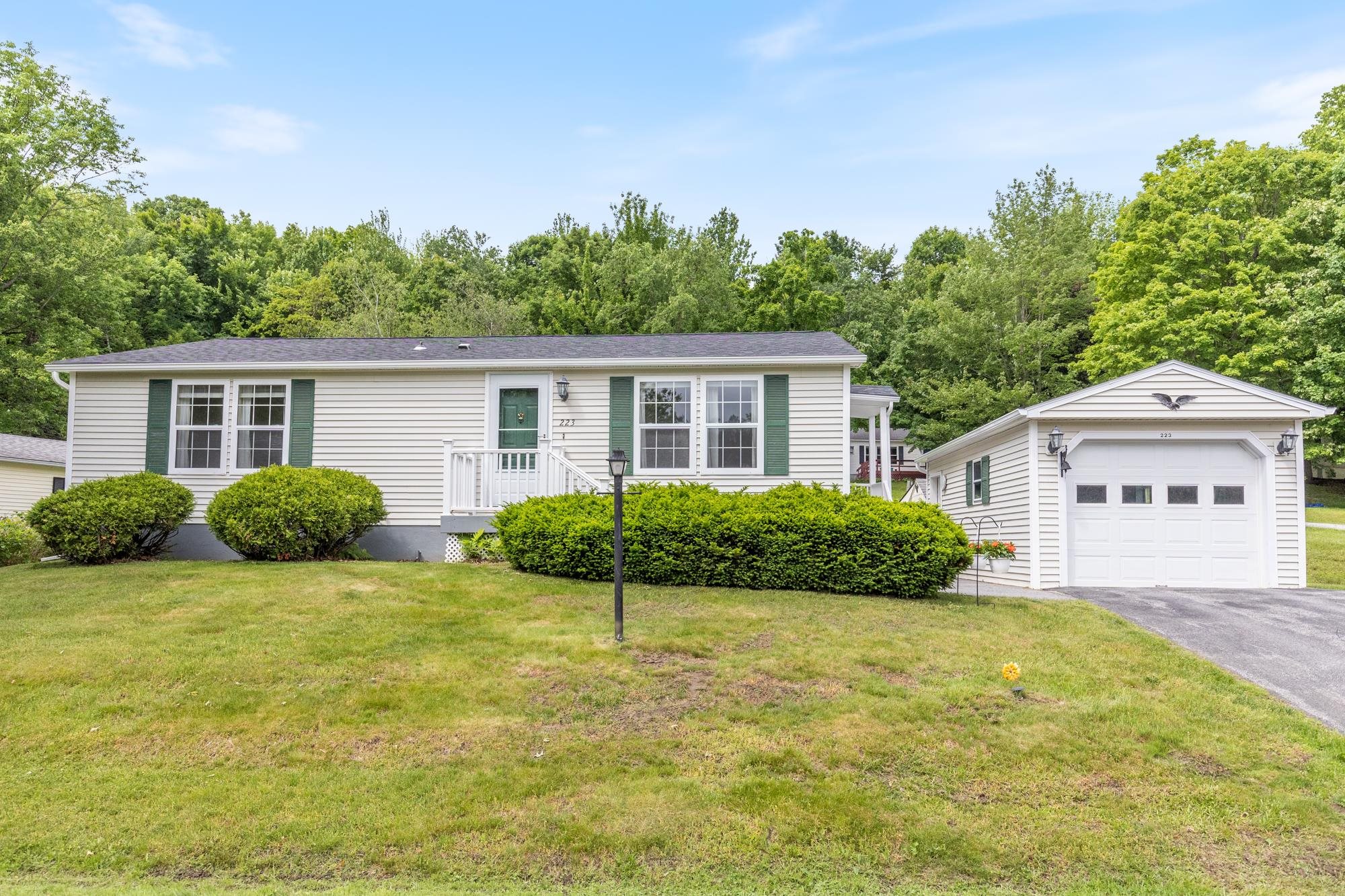 223 Stonehill Road Williston, VT 05495 - Photo 1 of 40 Gallery Image 1