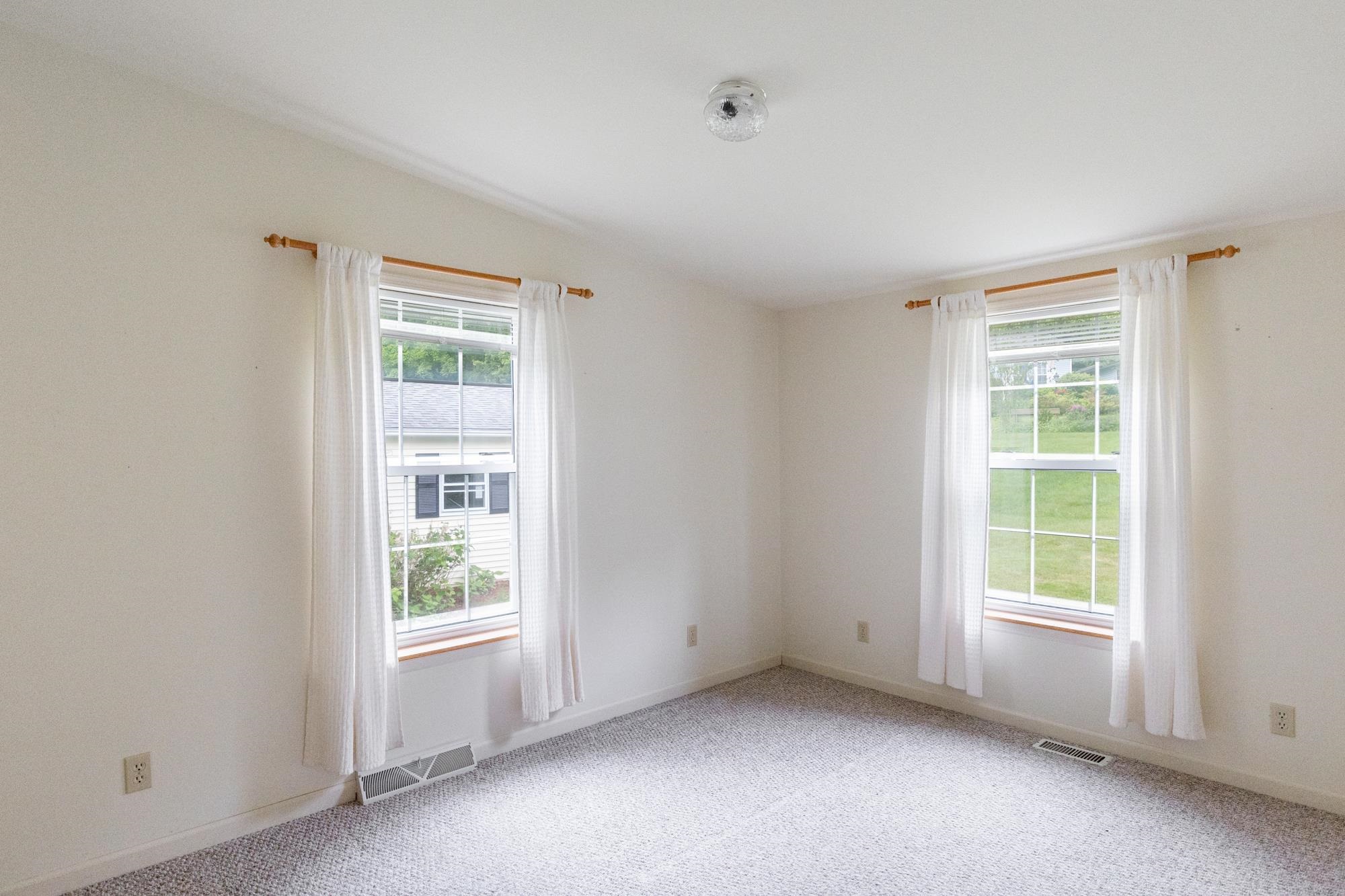 223 Stonehill Road Williston, VT 05495 - Photo 23 of 40 Gallery Image 23