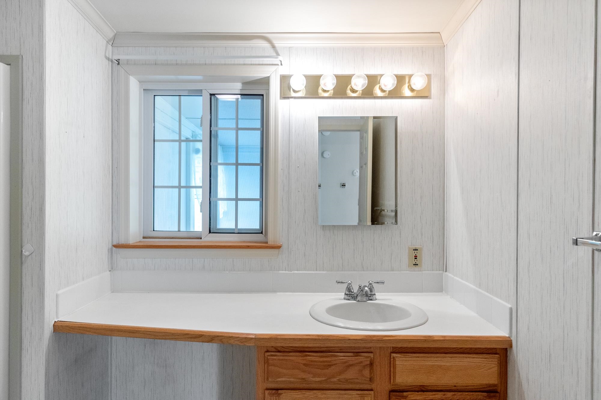 223 Stonehill Road Williston, VT 05495 - Photo 27 of 40 Gallery Image 27