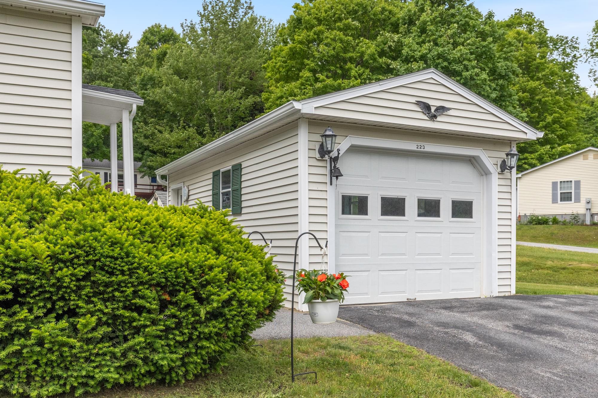 223 Stonehill Road Williston, VT 05495 - Photo 29 of 40 Gallery Image 29