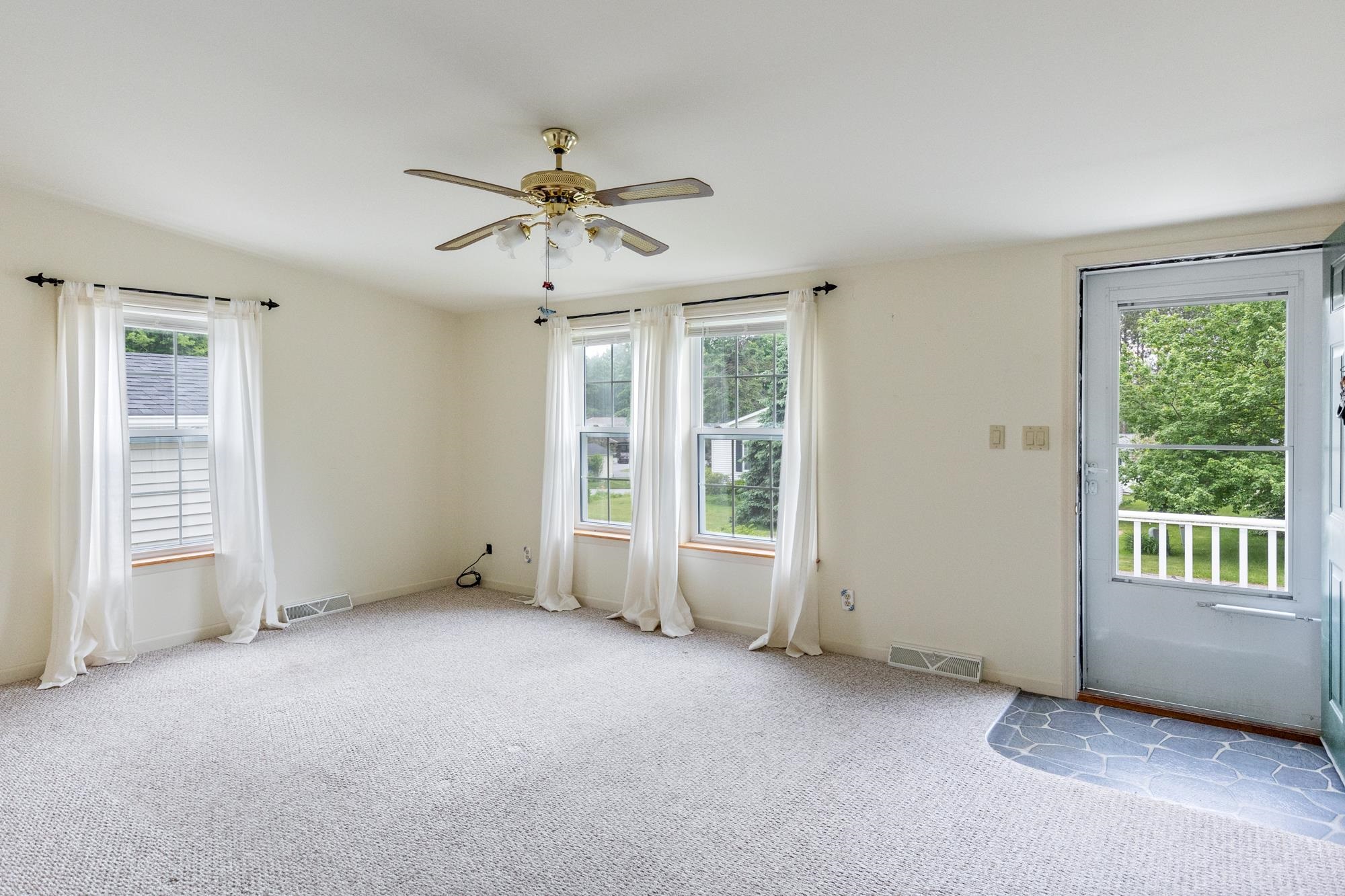 223 Stonehill Road Williston, VT 05495 - Photo 36 of 40 Gallery Image 36