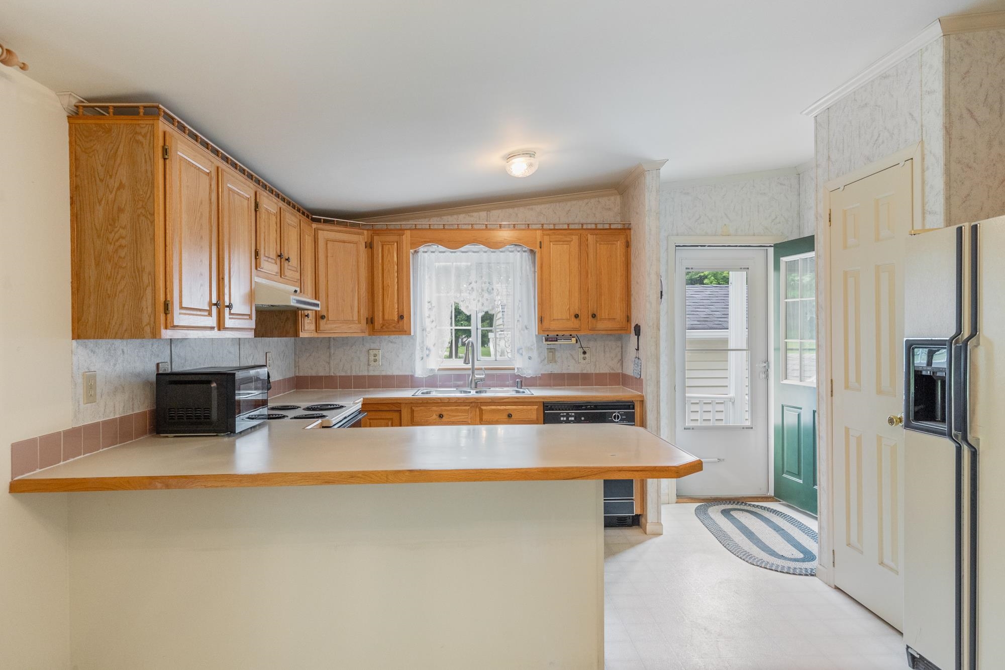 223 Stonehill Road Williston, VT 05495 - Photo 5 of 40 Gallery Image 5