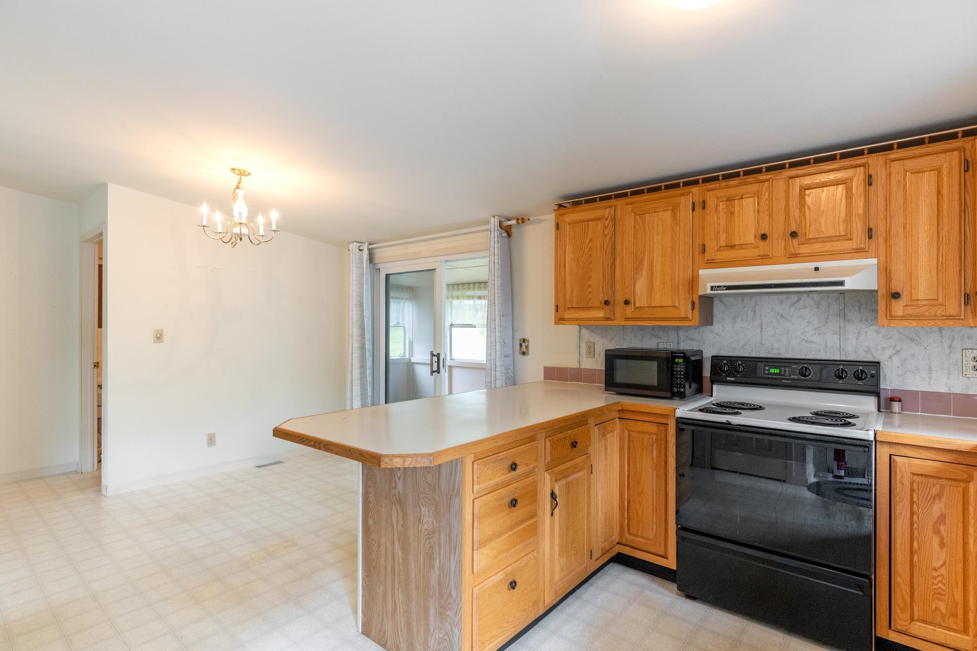 223 Stonehill Road Williston, VT 05495 - Photo 8 of 40 Gallery Image 8