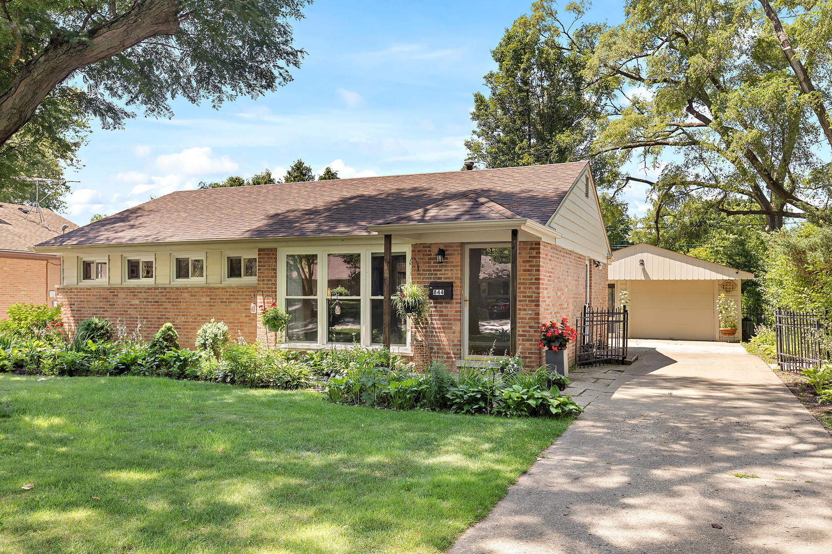 844 Meadow Road Northbrook, IL 60062 - Photo 1 of 24 Gallery Image 1