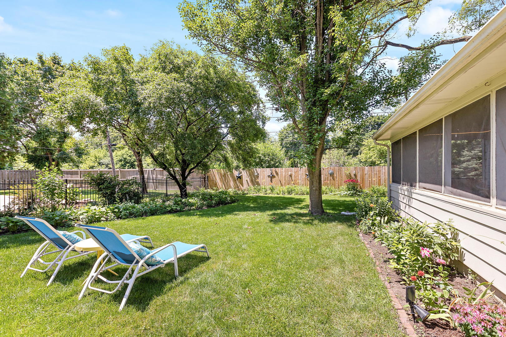 844 Meadow Road Northbrook, IL 60062 - Photo 17 of 24 Gallery Image 17