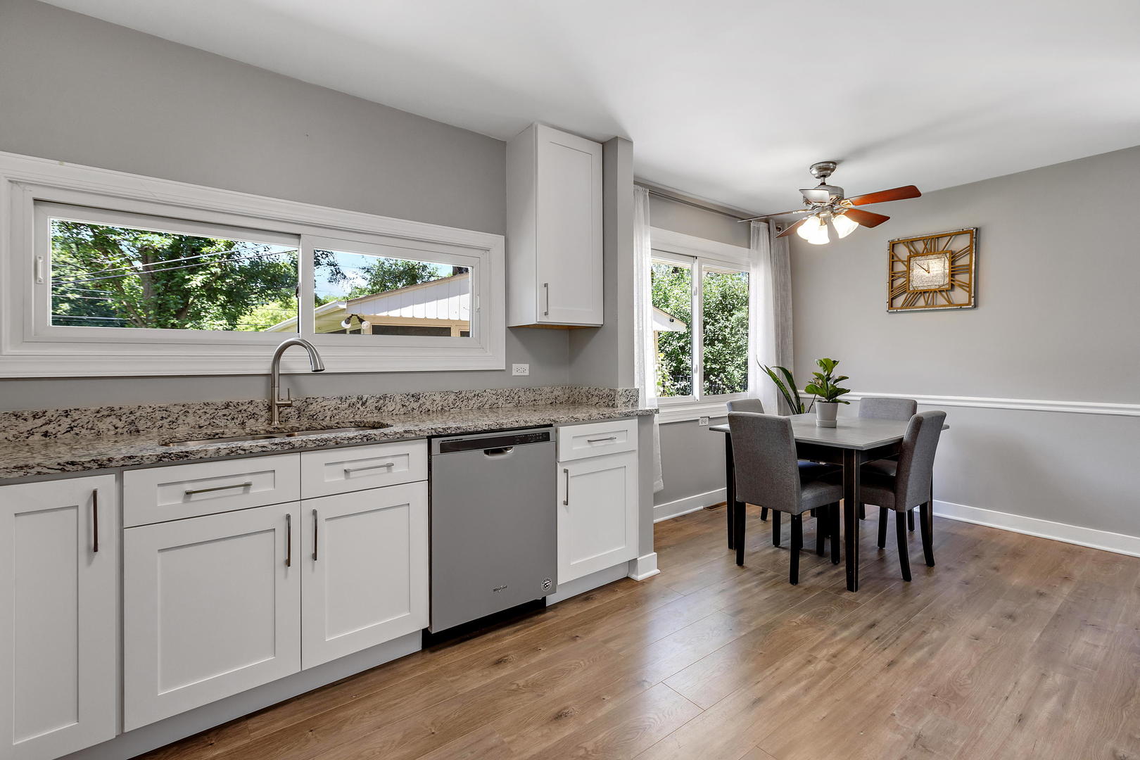 844 Meadow Road Northbrook, IL 60062 - Photo 4 of 24 Gallery Image 4
