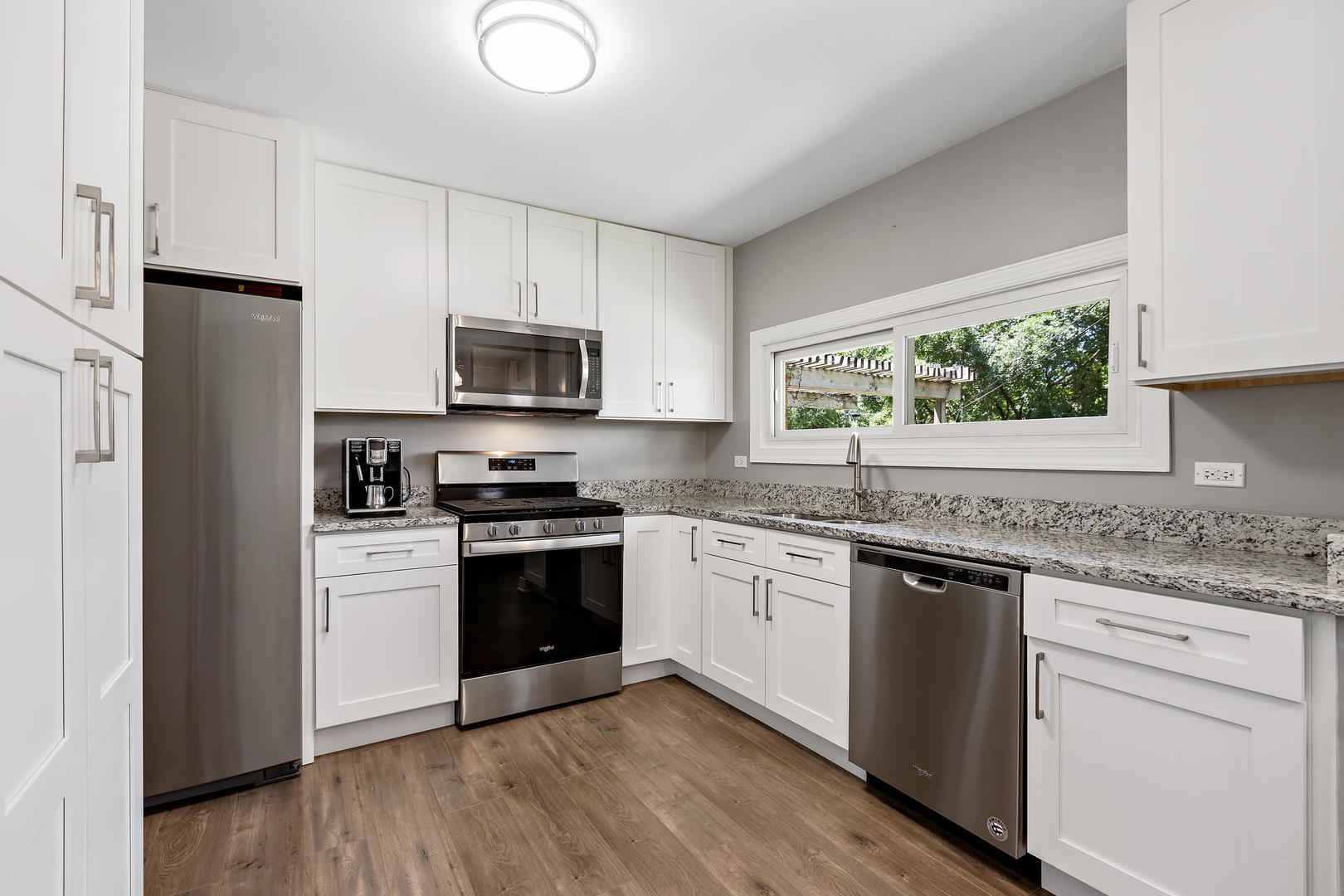 844 Meadow Road Northbrook, IL 60062 - Photo 5 of 24 Gallery Image 5