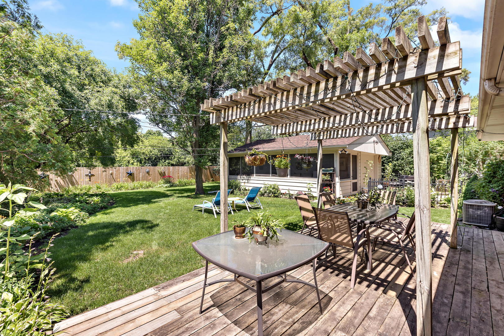 844 Meadow Road Northbrook, IL 60062 - Photo 6 of 24 Gallery Image 6