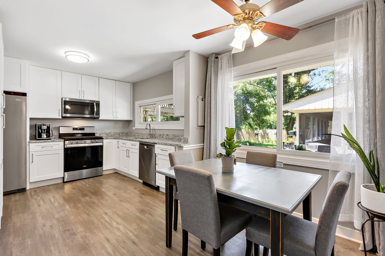 844 Meadow Road Northbrook, IL 60062 - Photo 7 of 24 Gallery Image 7