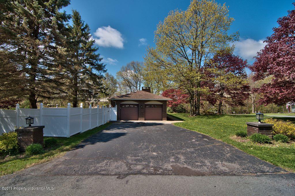 721 Willard Road Lake Ariel, PA 18436 - Photo 4 of 77 Gallery Image 4