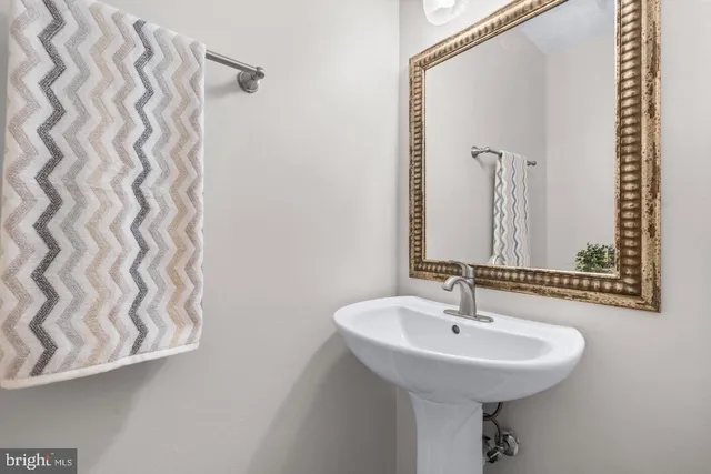 $2,350 | 2233 Anvil Lane, Temple Hills, MD 20748