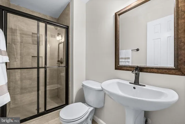 $2,350 | 2233 Anvil Lane, Temple Hills, MD 20748