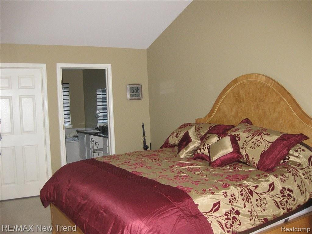 1561 Angela Road Walled Lake, MI 48390 - Photo 7 of 20 IMG_5302-1.JPG