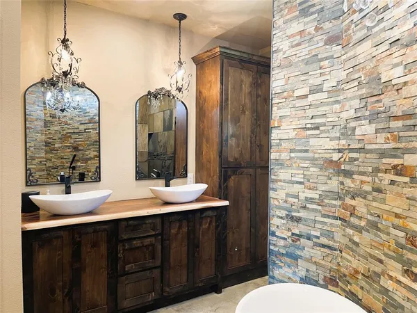 $699,000 | 218 Fm 80 Street South, Teague, TX 75860