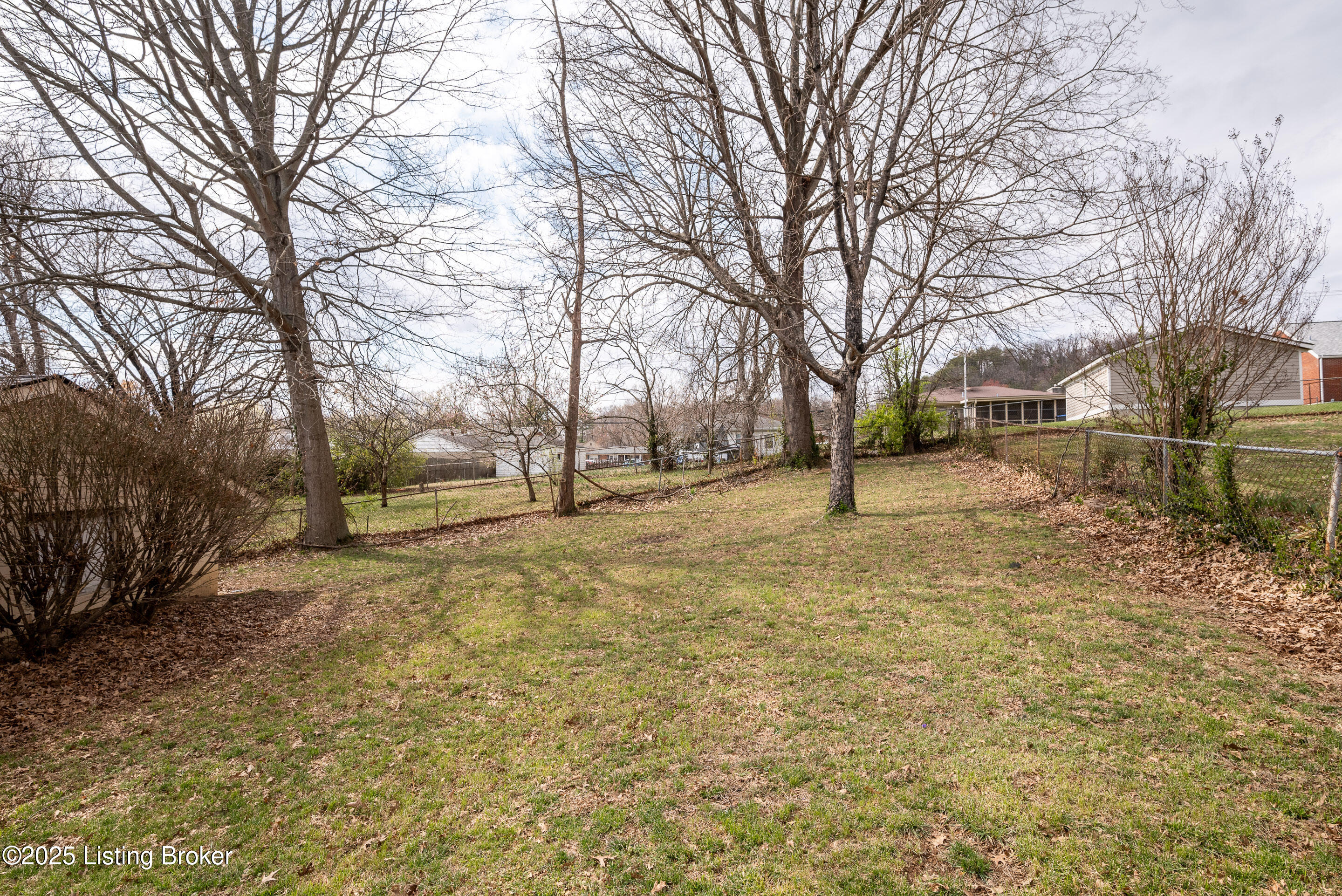 303 Appomattox Road Louisville, KY 40214 - Photo 28 of 37 DHI-128