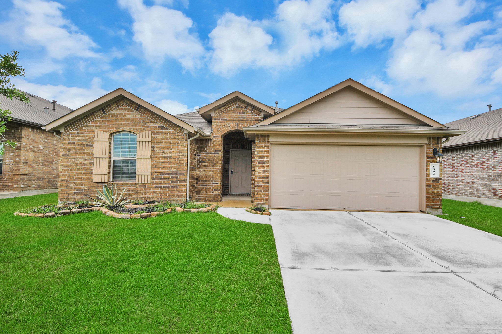 8302 Rose Petals Lane Rosharon, TX 77583 - Photo 32 of 42 Front exterior elevation