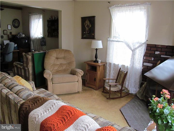 2426 Secane Road Secane, PA 19018 - Photo 13 of 21 Family Room