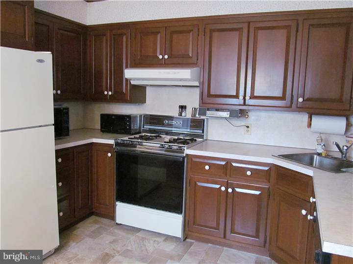 2426 Secane Road Secane, PA 19018 - Photo 10 of 21 Kitchen