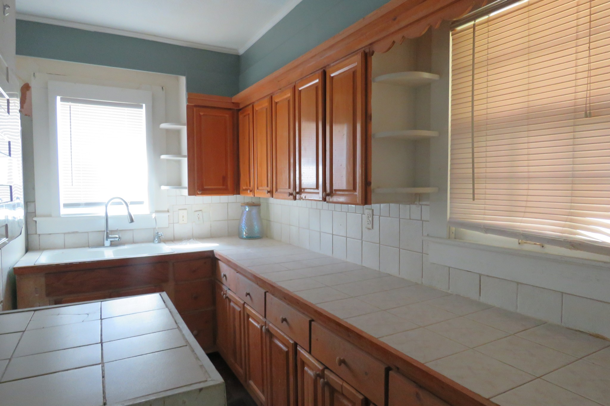 169 Dyer Ridge Road Baxter, TN 38544 - Photo 6 of 25 a kitchen with a sink and a window