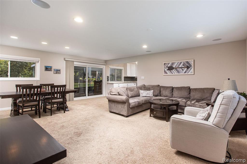 386 Wimpole Drive Rochester Hills, MI 48309 - Photo 3 of 21