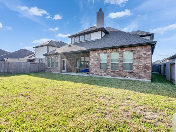 $3,750 | 818 Kingwood Drive, League City, TX 77573