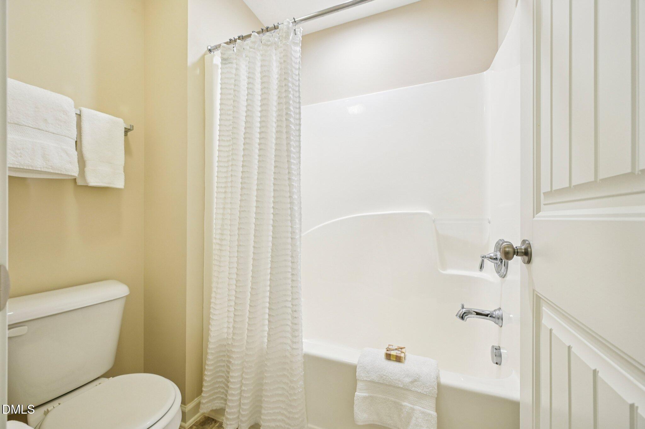 2414 Swans Rest Way Raleigh, NC 27606 - Photo 26 of 42 34-web-or-mls-Swans Rest Way-S1504-034