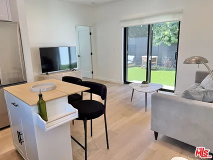$1,648,900 | 2911 South Rimpau Boulevard, Unit 2909, Los Angeles, CA 90016