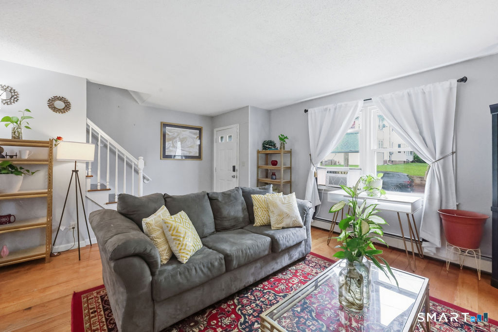 153 Maple Street Manchester, CT 06040 - Photo 9 of 31