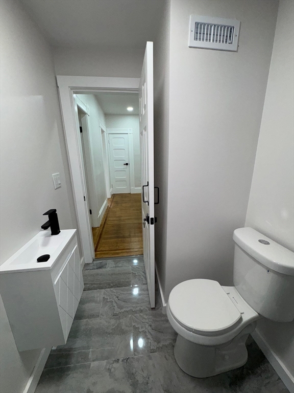 86 Amherst Street Springfield, MA 01109 - Photo 21 of 38