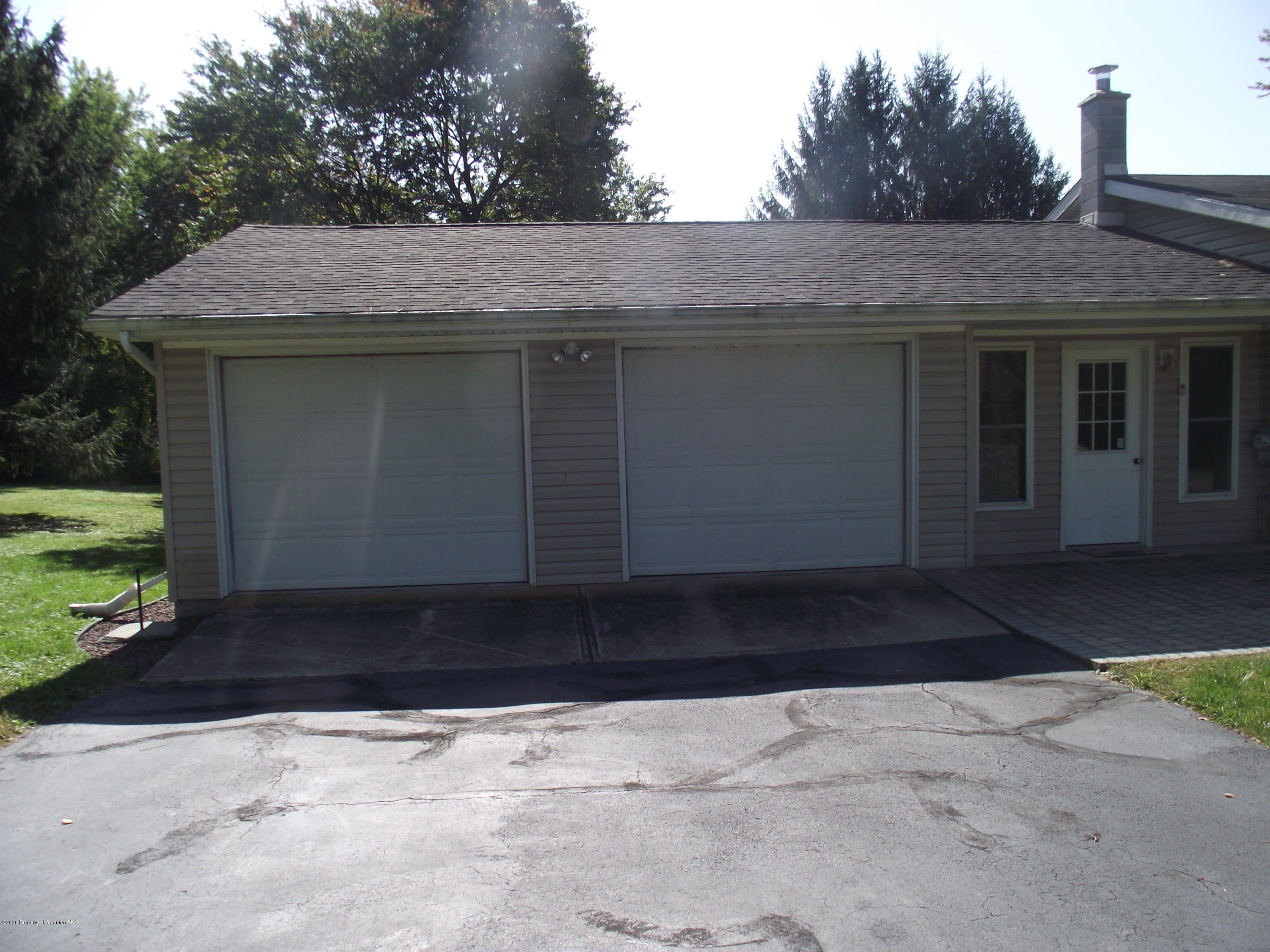 1639 Falls Road Clarks Summit, PA 18411 - Photo 6 of 23 Gallery Image 6