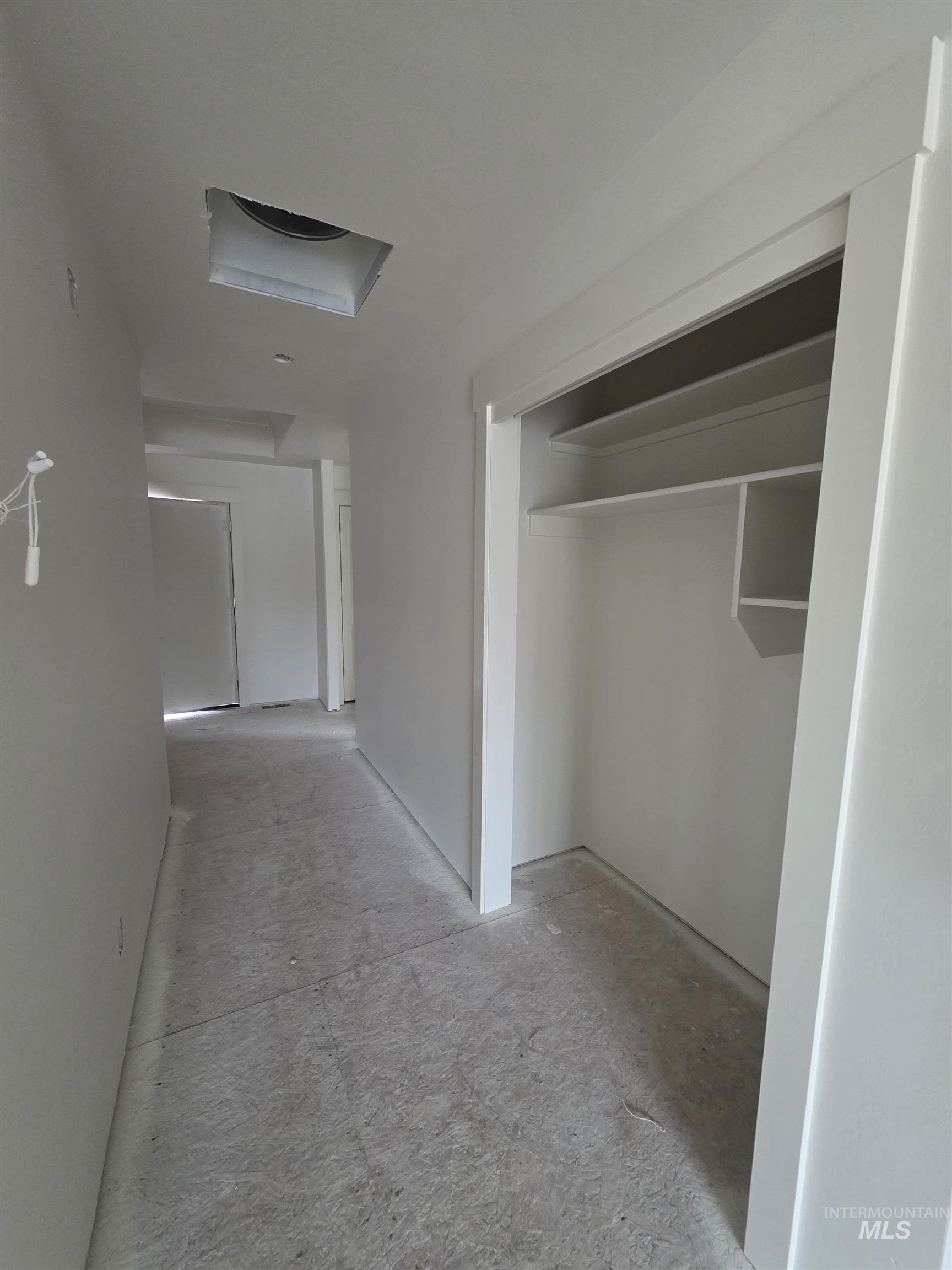 1504 Tverdy Lane Buhl, ID 83316 - Photo 4 of 12 Hall featuring attic access