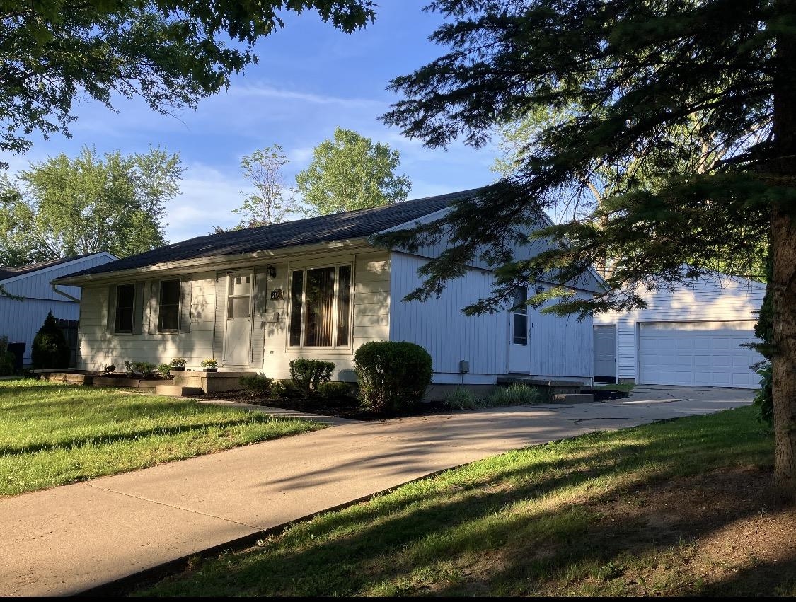 3201 Norwich Road Lansing, MI 48911 - Photo 2 of 31