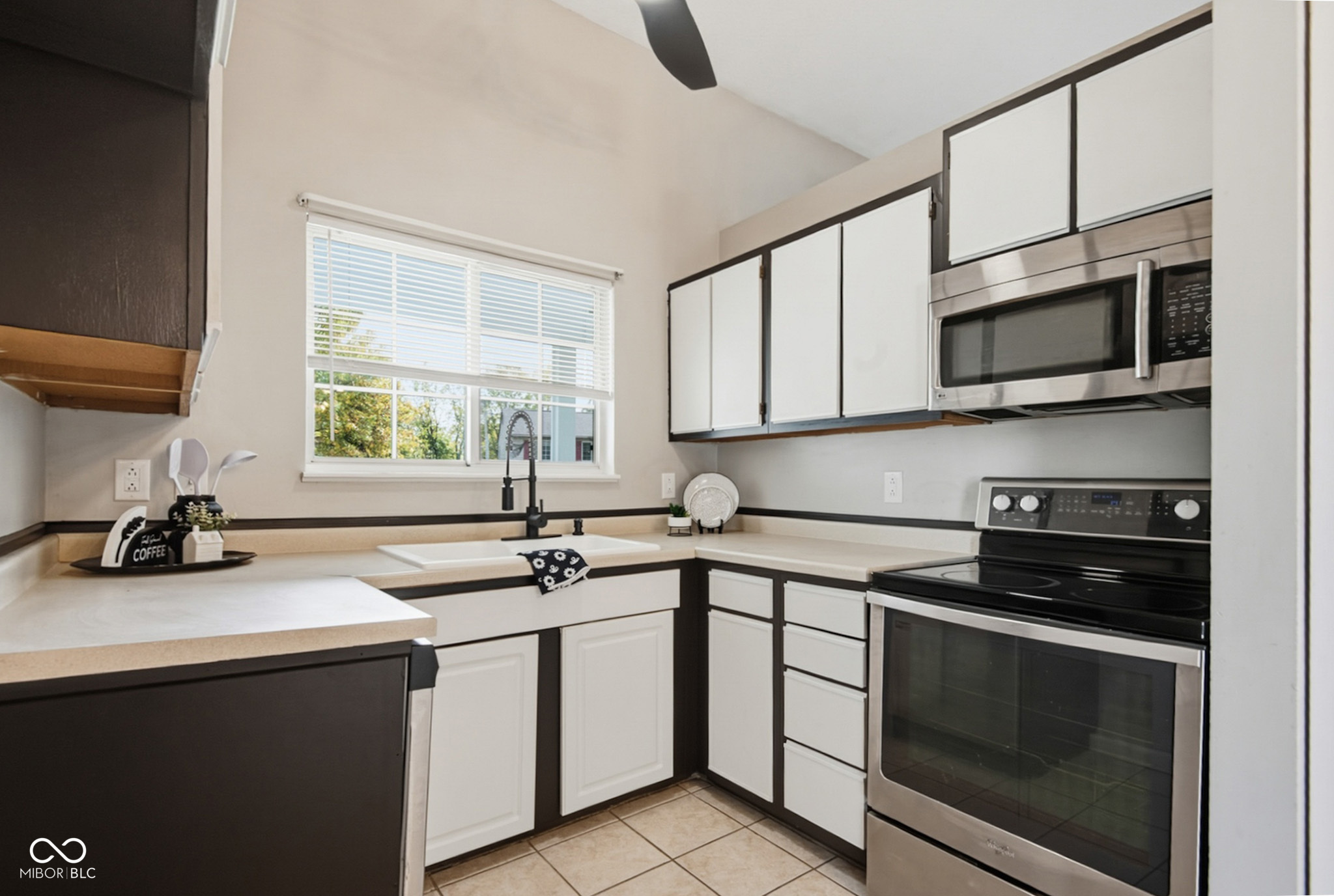 8312 Devonshire Road Columbus, IN 47201 - Photo 12 of 38