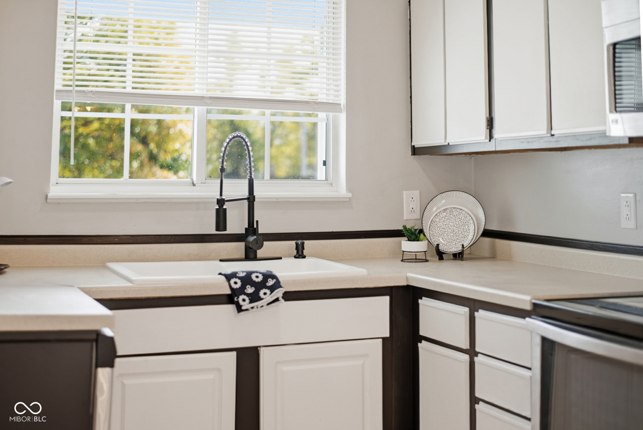 8312 Devonshire Road Columbus, IN 47201 - Photo 13 of 38