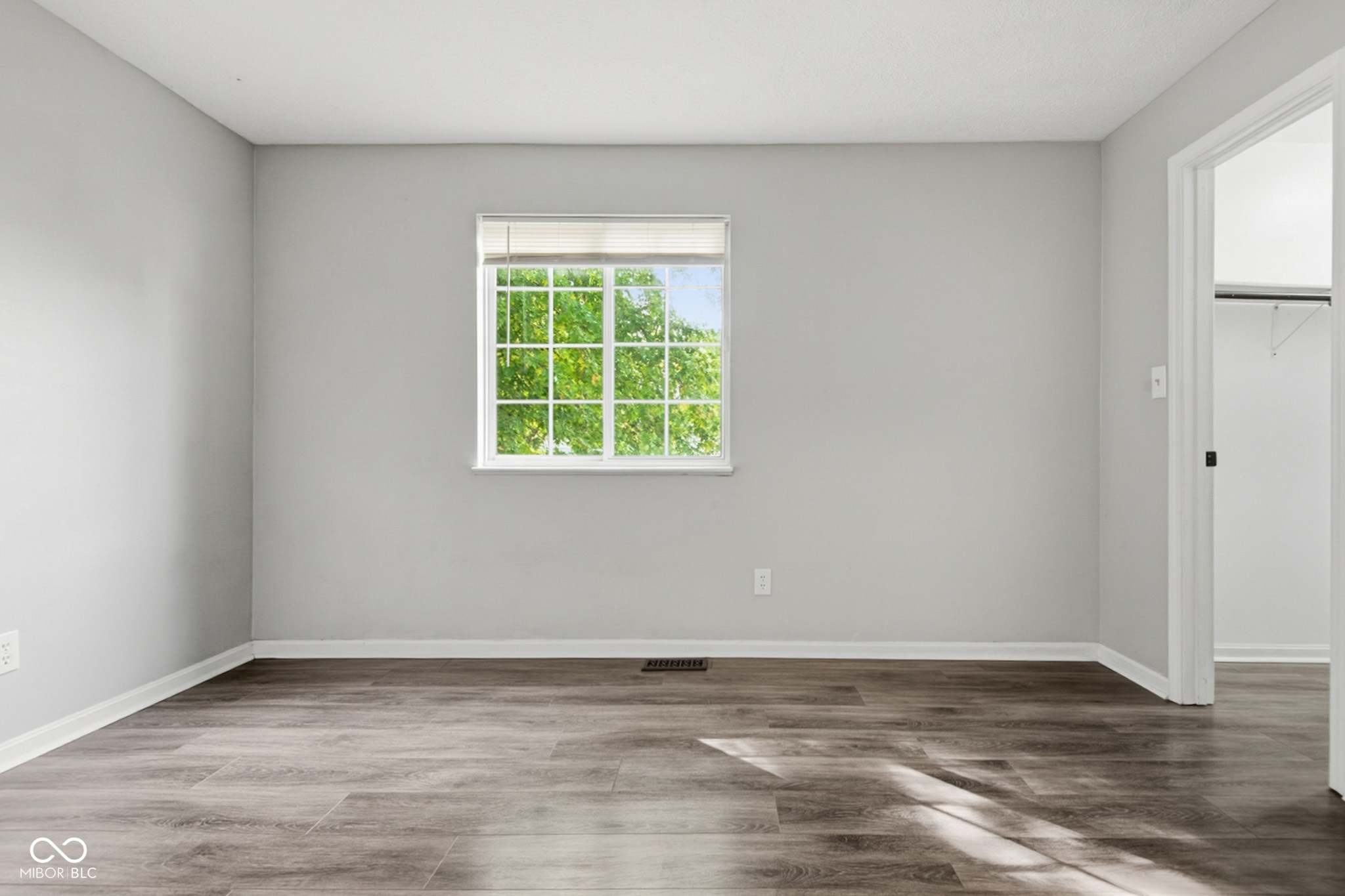 8312 Devonshire Road Columbus, IN 47201 - Photo 19 of 38