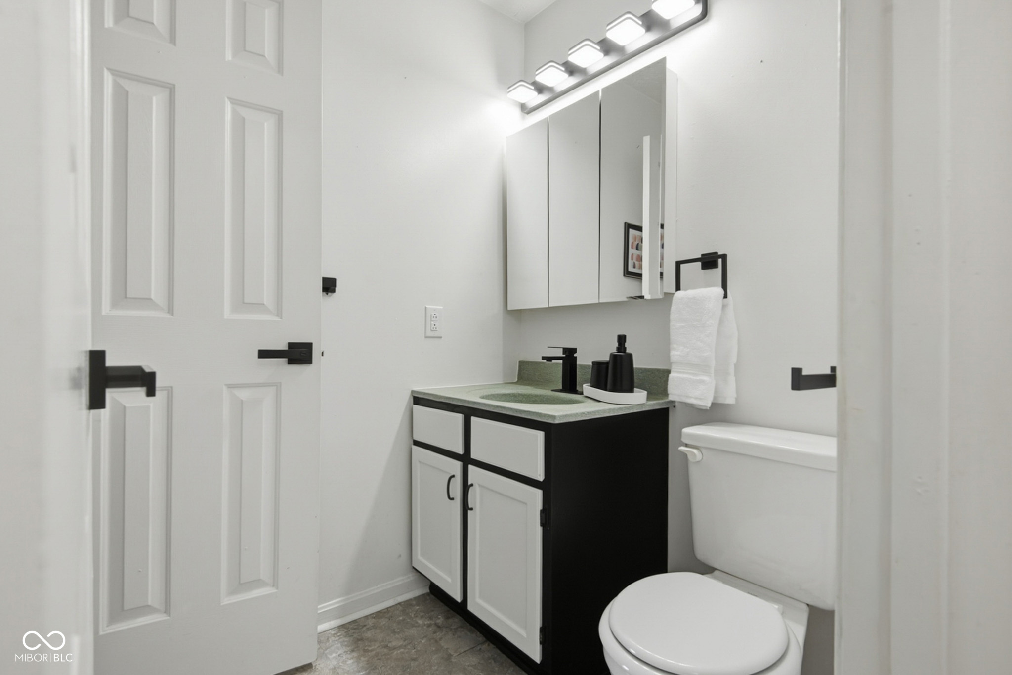 8312 Devonshire Road Columbus, IN 47201 - Photo 21 of 38