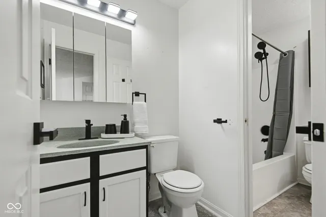 $229,000 | 8312 Devonshire Road, Columbus, IN 47201