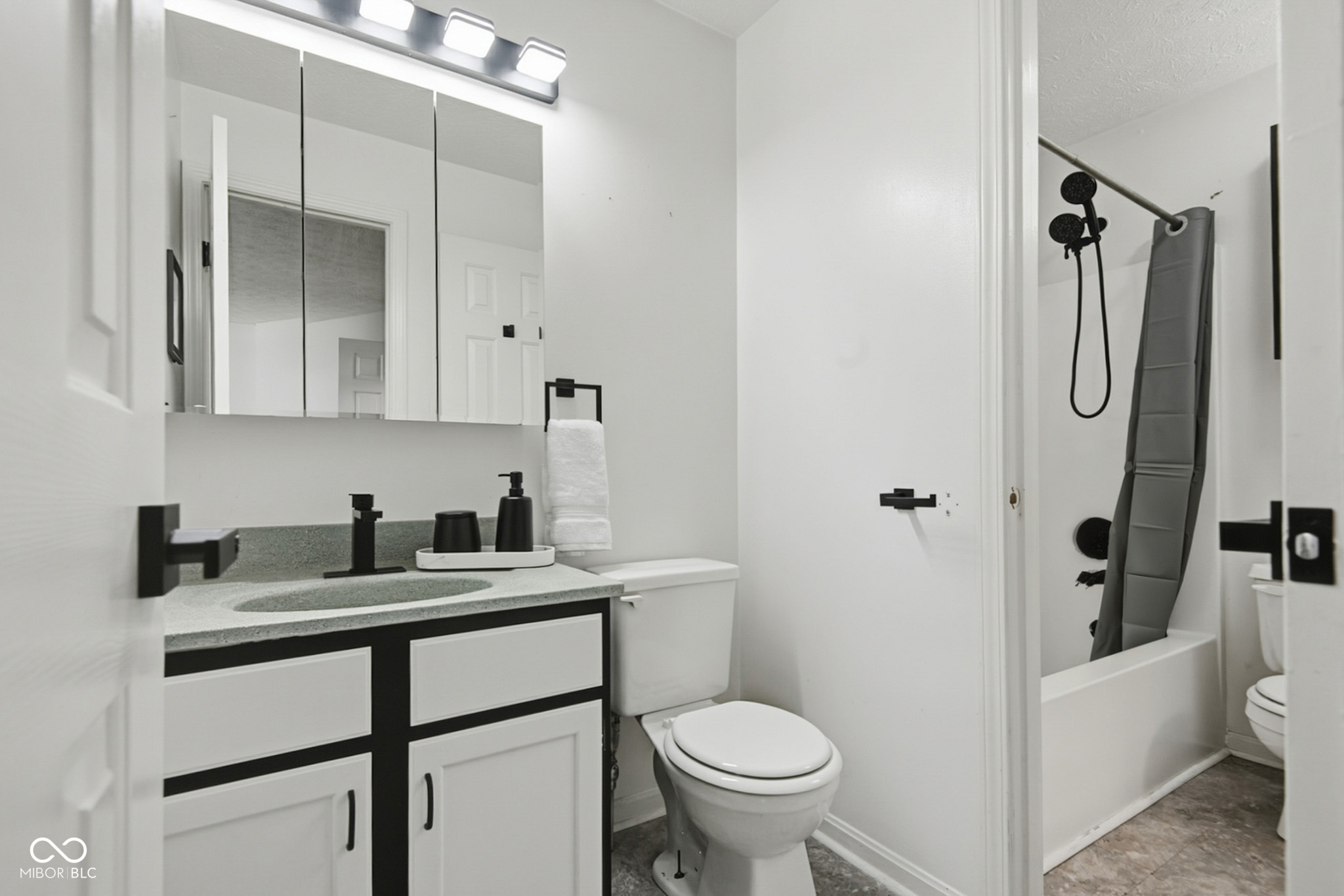 8312 Devonshire Road Columbus, IN 47201 - Photo 22 of 38