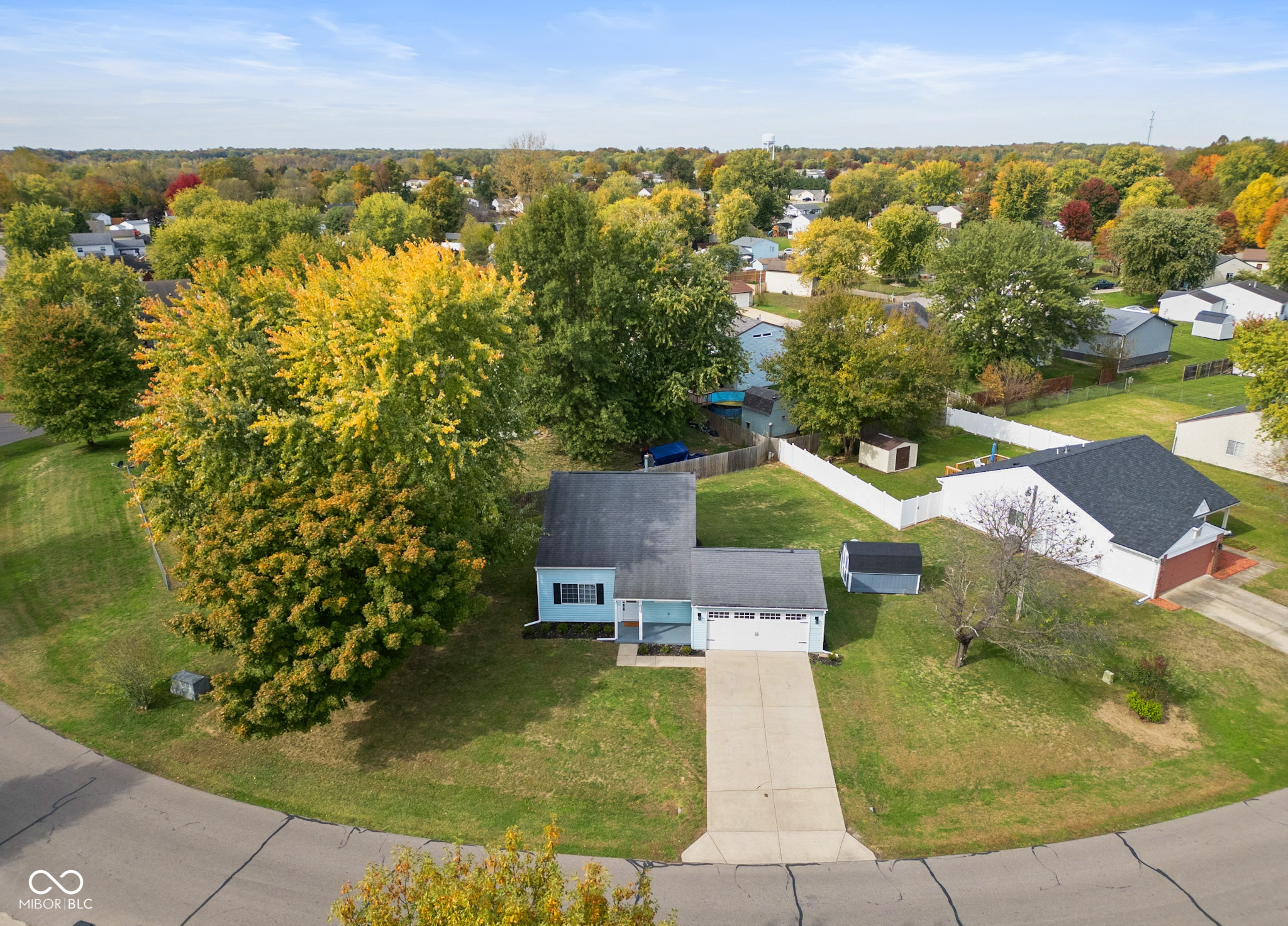 8312 Devonshire Road Columbus, IN 47201 - Photo 5 of 38
