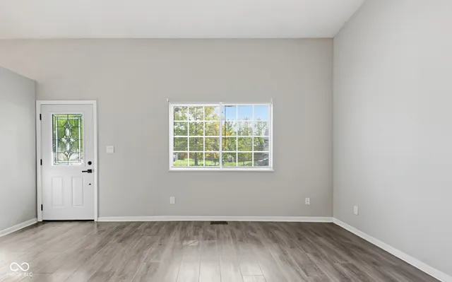 $229,000 | 8312 Devonshire Road, Columbus, IN 47201